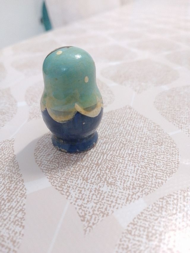 Matrioska in legno decorato a mano