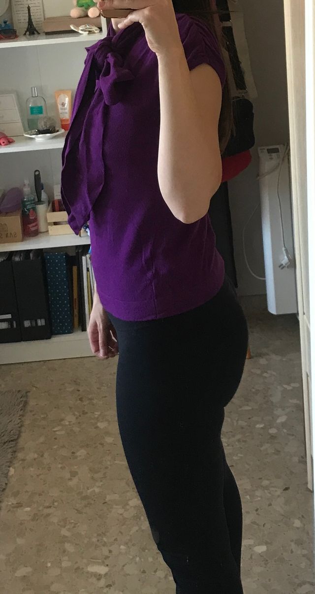 Jersey manga corta con lazo en cuello