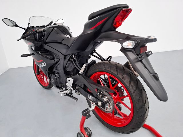 Suzuki  GSX 125 R 2025