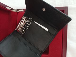 Estuche cartera y llavero de piel Yanko