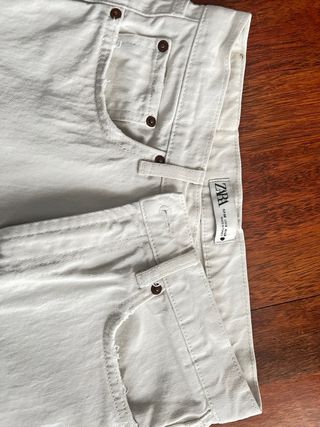 Pantalón blanco Zara
