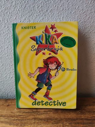 Libro Kika Superbruja, Detective