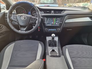Toyota Avensis 2016