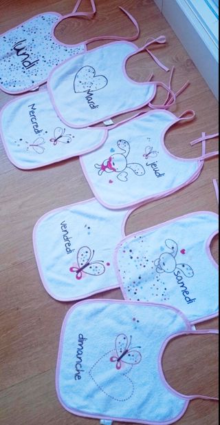 Pijama bebé 1M y 7 baberos