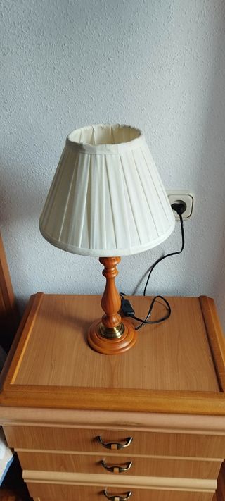 Lámpara de mesa.
