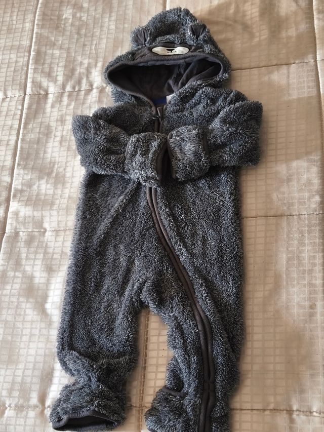 Mono bebé de invierno