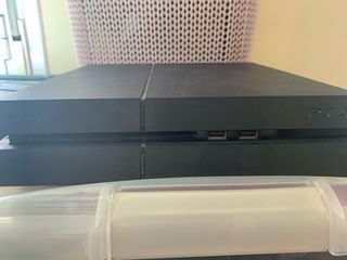 PS4 con mando en perfecto estado