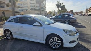 DESPIECE OPEL ASTRA H GTC 2010