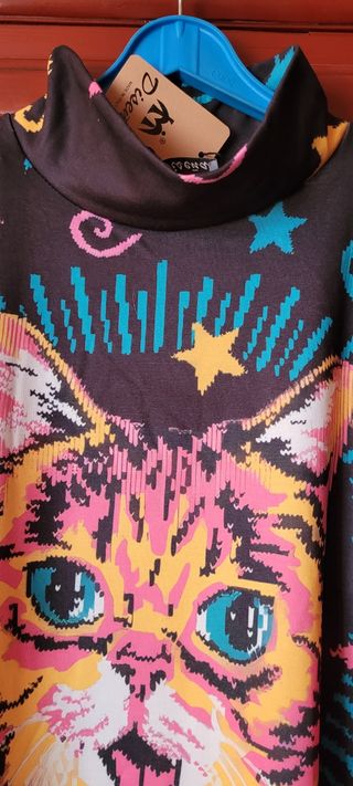 Lindo vestido over size de gatito