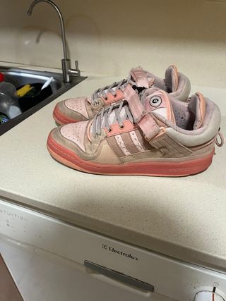 Bambas, forum bad bunny