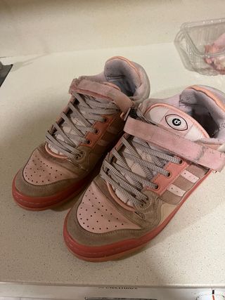 Bambas, forum bad bunny