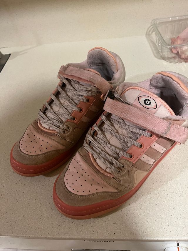 Bambas, forum bad bunny