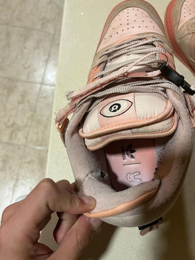 Bambas, forum bad bunny