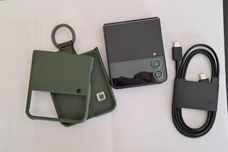 Samsung Zflip4 5G 128GB 8ram