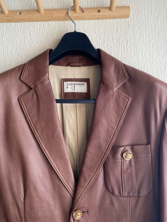 Americana marron piel