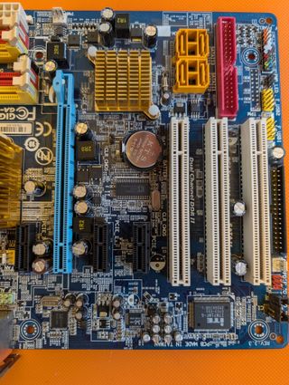 placa base socket 775 - GIGABYTE 945P-S3 rev 3.3