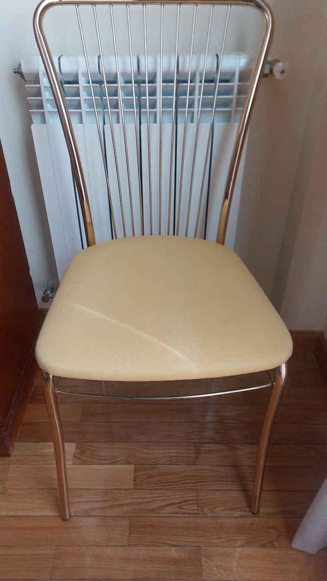 Se venden 4 sillas de oficina