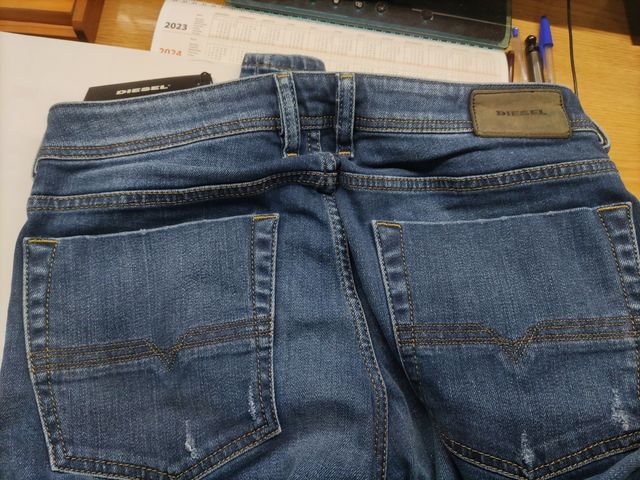 Vaqueros . Totalmente nuevos