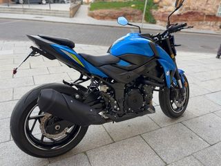 Moto Suzuki GSXS 750cc 114CV