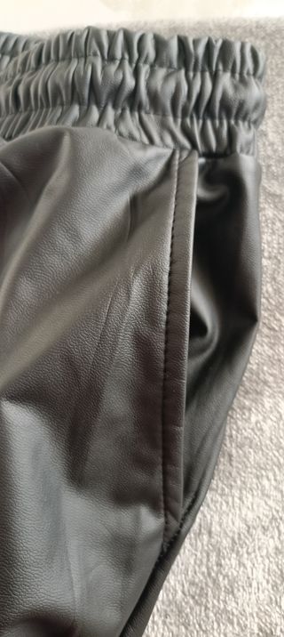 Pantalón polipiel 