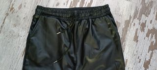 Pantalón polipiel 