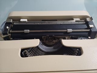 Maquina de escribir Olivetti LETTERA 35