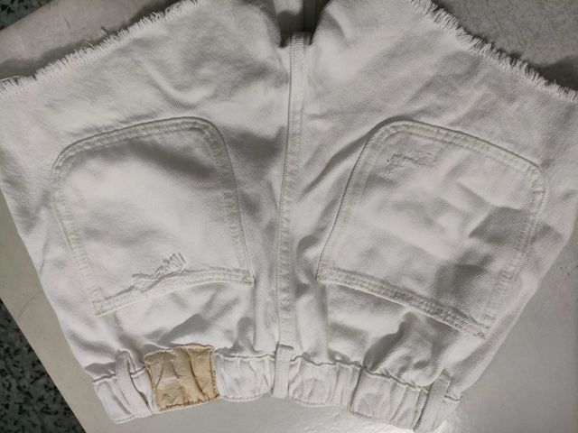 PANTALON CORTO BLANCO