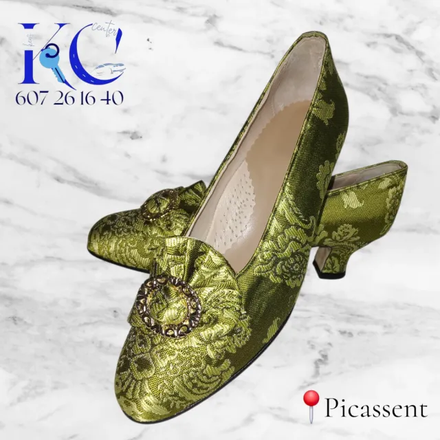 Confección zapatos de Fallera