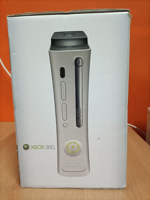 Caixa XBOX360, acessórios e brochuras