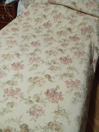 Colcha enguantada cama matrimonial 