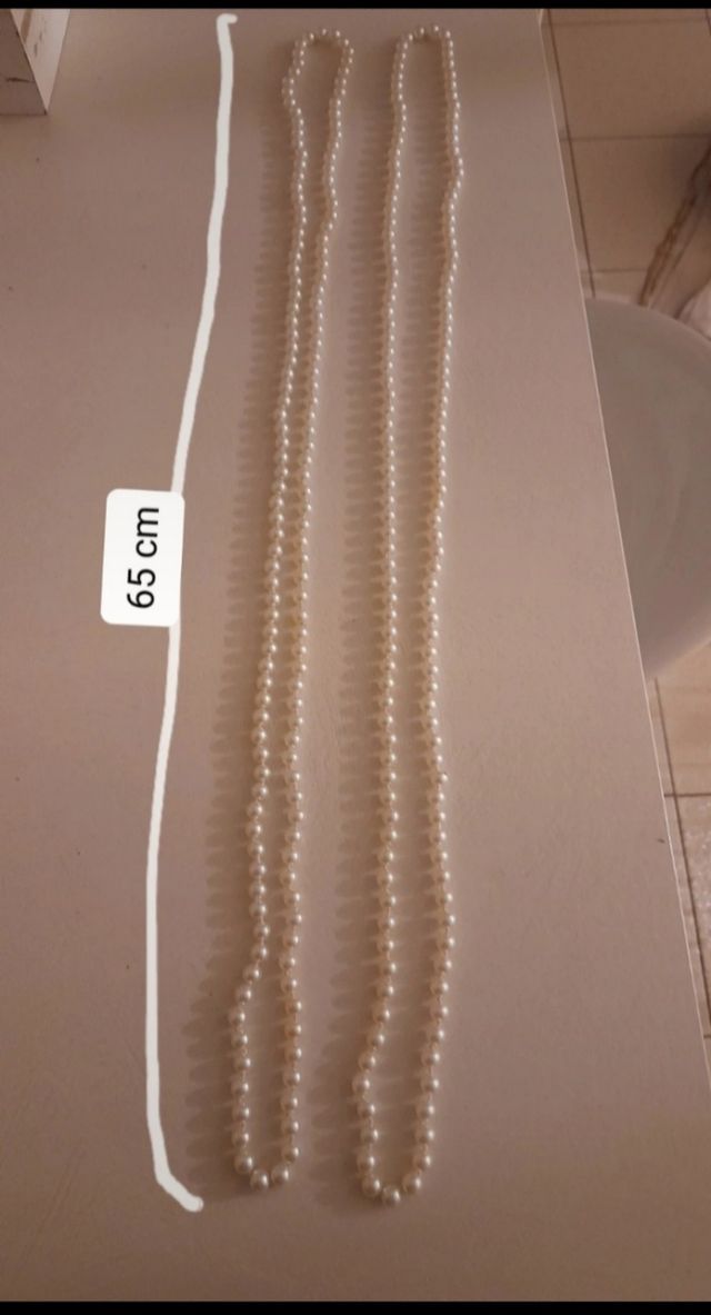Due collane di perle finte lunghe 65 cm