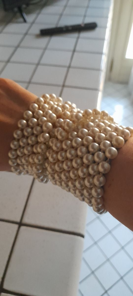 Due collane di perle finte lunghe 65 cm