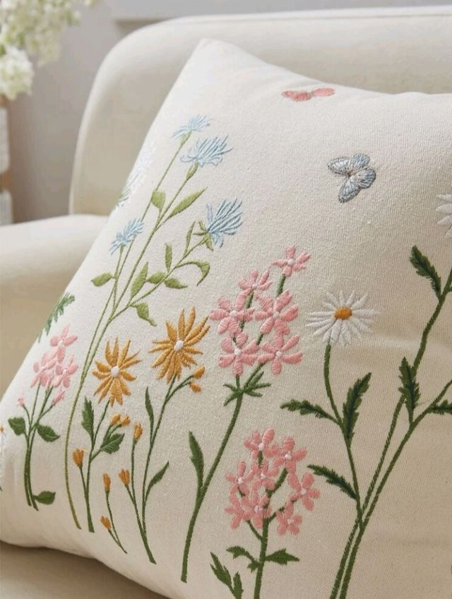 Funda de cojín bordadas.50*30cm.Motivos florales