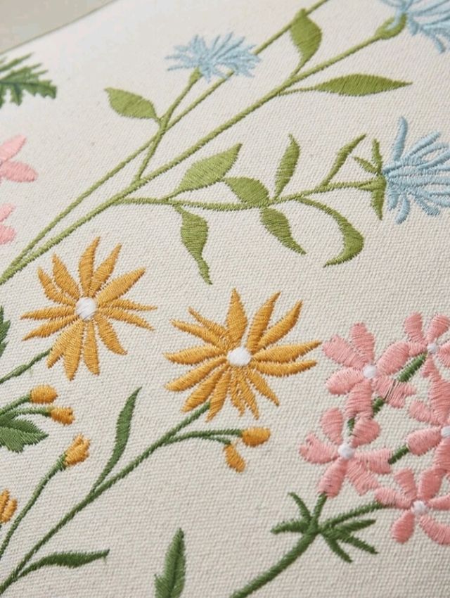 Funda de cojín bordadas.50*30cm.Motivos florales