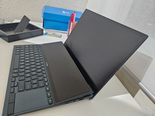 Asus ZenBook Duo