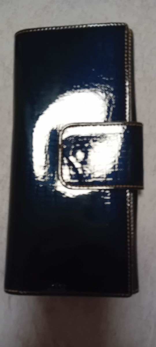 Cartera monedero charol