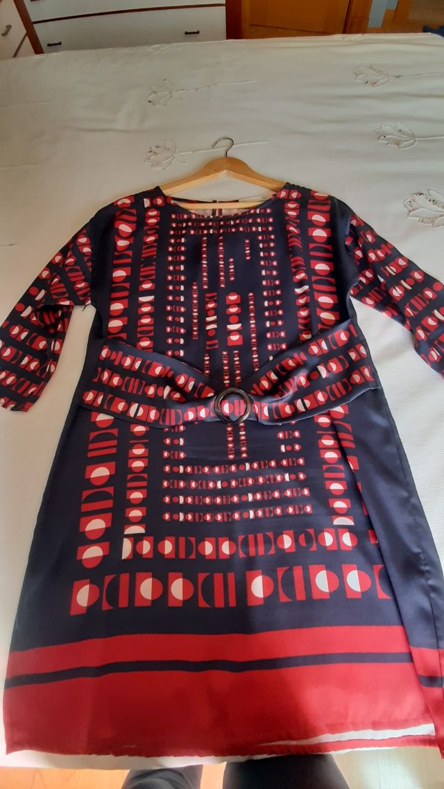 Vestido de raso talla L .De Sfera.