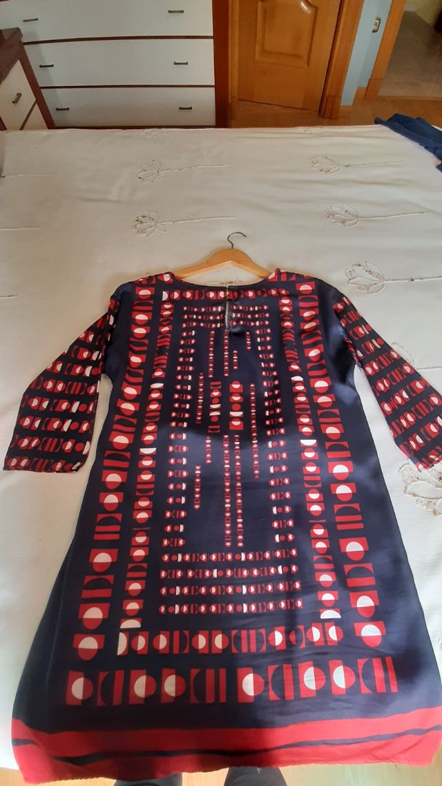 Vestido de raso talla L .De Sfera.