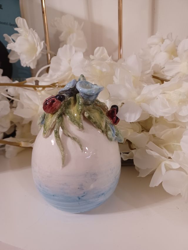 Decorazione uovo pasquale in ceramica