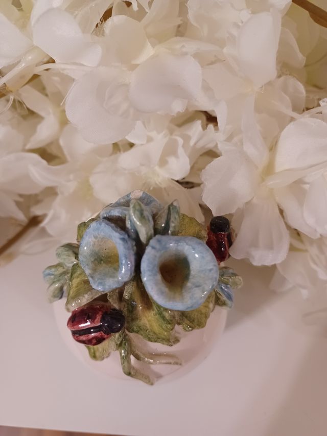 Decorazione uovo pasquale in ceramica