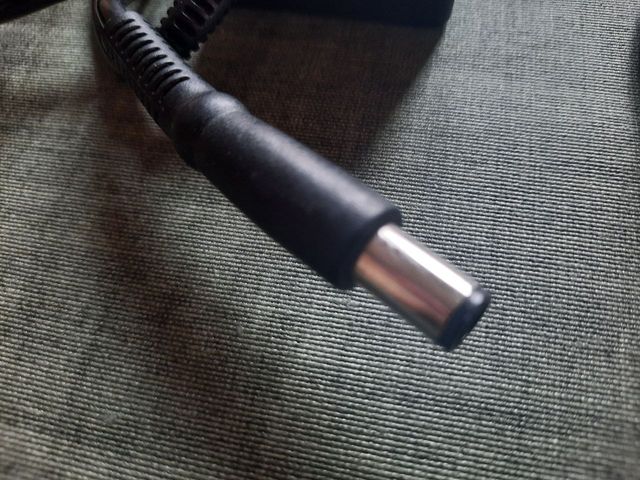 Cargador Original Dell 65W + Cable