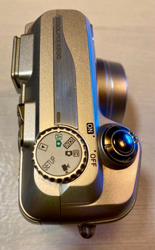 NIKON COOLPIX 4300