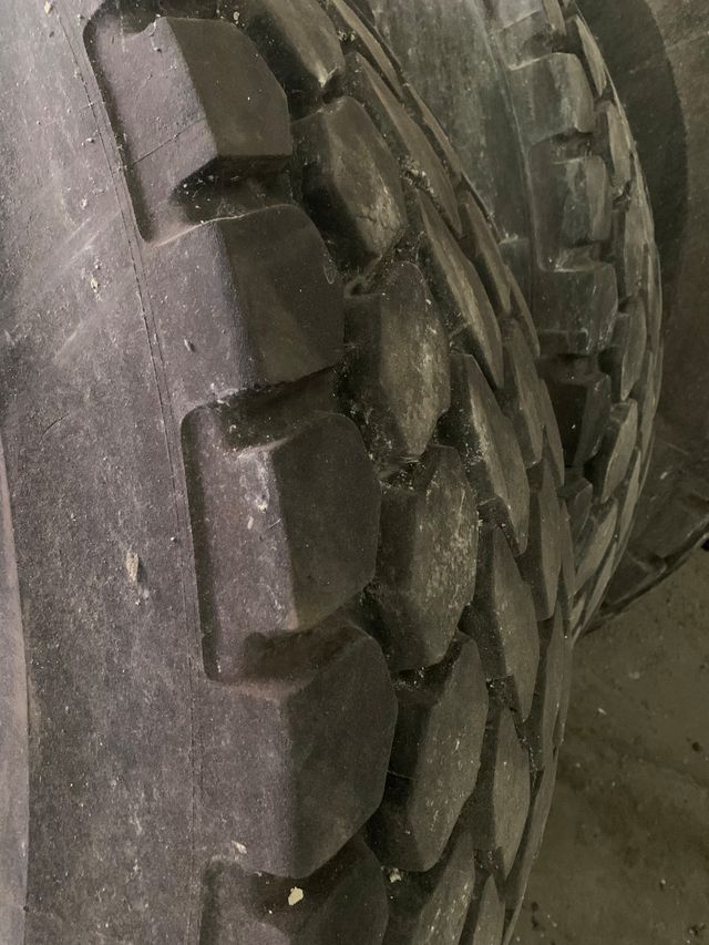 Neumáticos grúa autopropulsada o similar