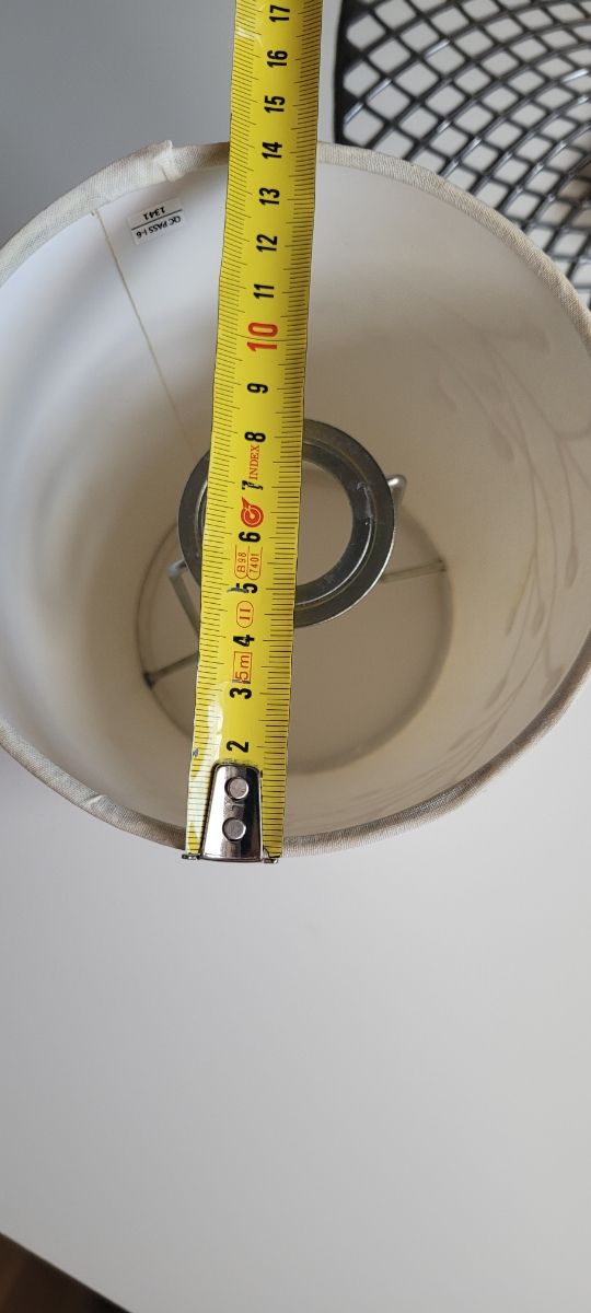 Lámpara negra sobremesa