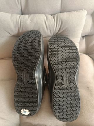 Zuecos skechers