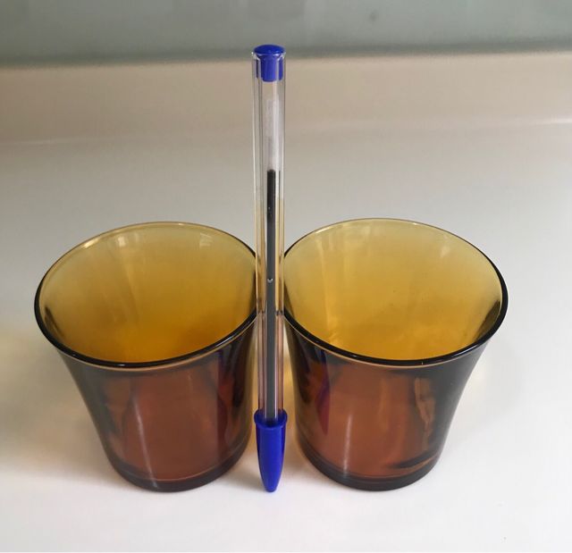 2 vasitos de vino DURALEX. Ámbar