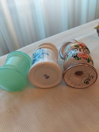 Set di vasetti in ceramica e vetro