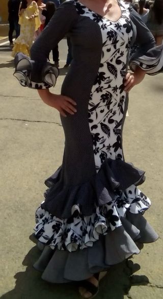 Traje vestido flamenca faralaes gitana