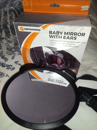 Espejo retrovisor con orejas