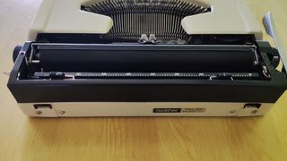 Maquina de escribir BROTHER 210